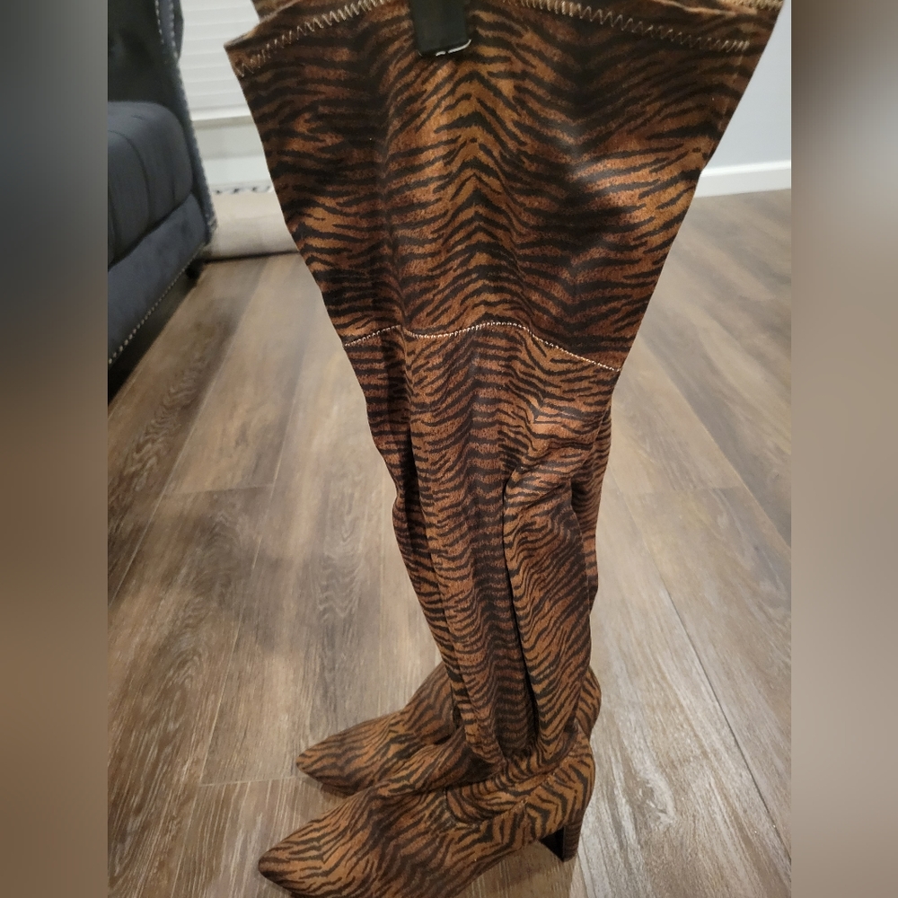 Fashion to Figure 12W Leopard Print OTK Boots